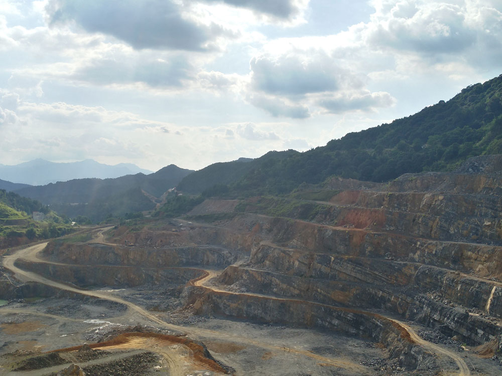 華潤水泥（龍巖曹溪）有限公司中甲石灰石礦爆破施工項(xiàng)目